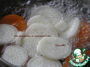 Салат-гарнир из дайкона и моркови