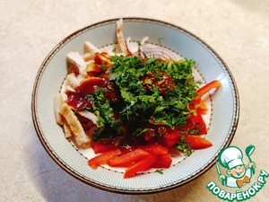 Салат с индейкой и томатной заправкой