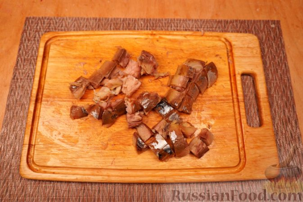 Карбонара с копчёной скумбрией и пармезаном