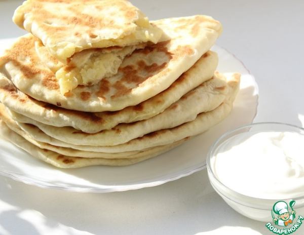 Плоские пирожки с любимой начинкой