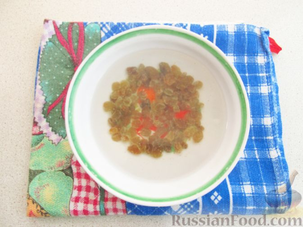 Печёный перец с чесноком, орехами и изюмом