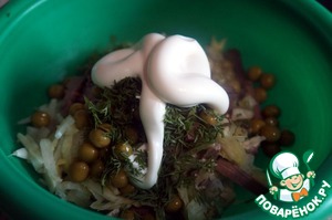 Салат с говяжьим сердцем и маринованными овощами