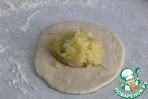 Плоские пирожки с любимой начинкой