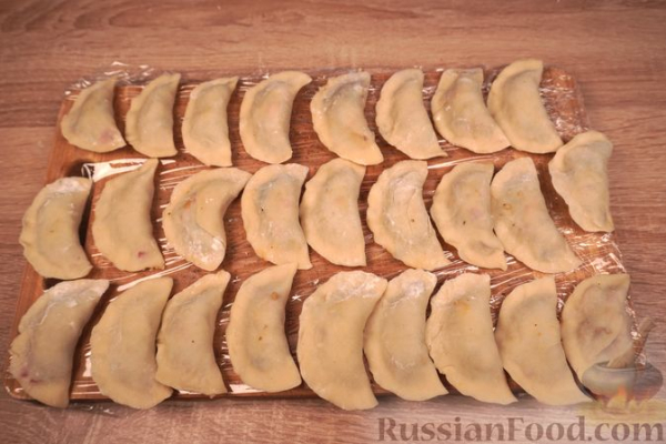 Пероги (вареники) с ячкой и грибами