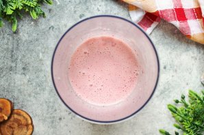 Клубника с кефиром