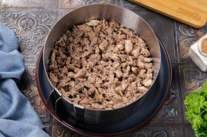 Салат с сайрой и рисом