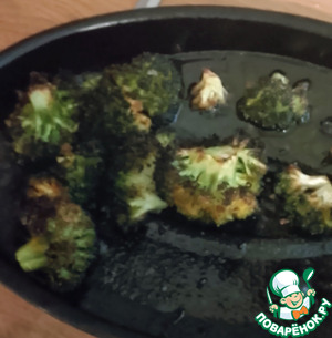 Брокколи в соусе коронэйшн с яйцами