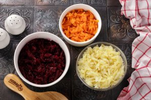 Селедка под шубой с яйцом