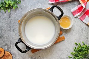 Молоко с чесноком