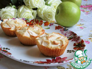 Слоёный манник с яблоками