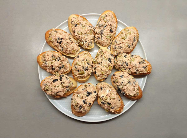 Бутерброды с тунцом