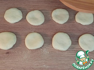 Дрожжевые ванильные булочки на молоке