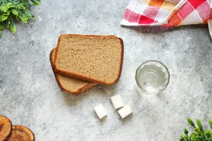 Квас из сухарей без дрожжей Квас из сухарей без дрожжей