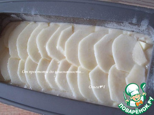 Слоёный манник с яблоками