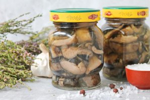 Маринованные подосиновики