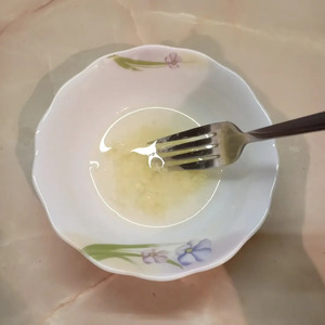 Легкий салат с огурцами и оливками